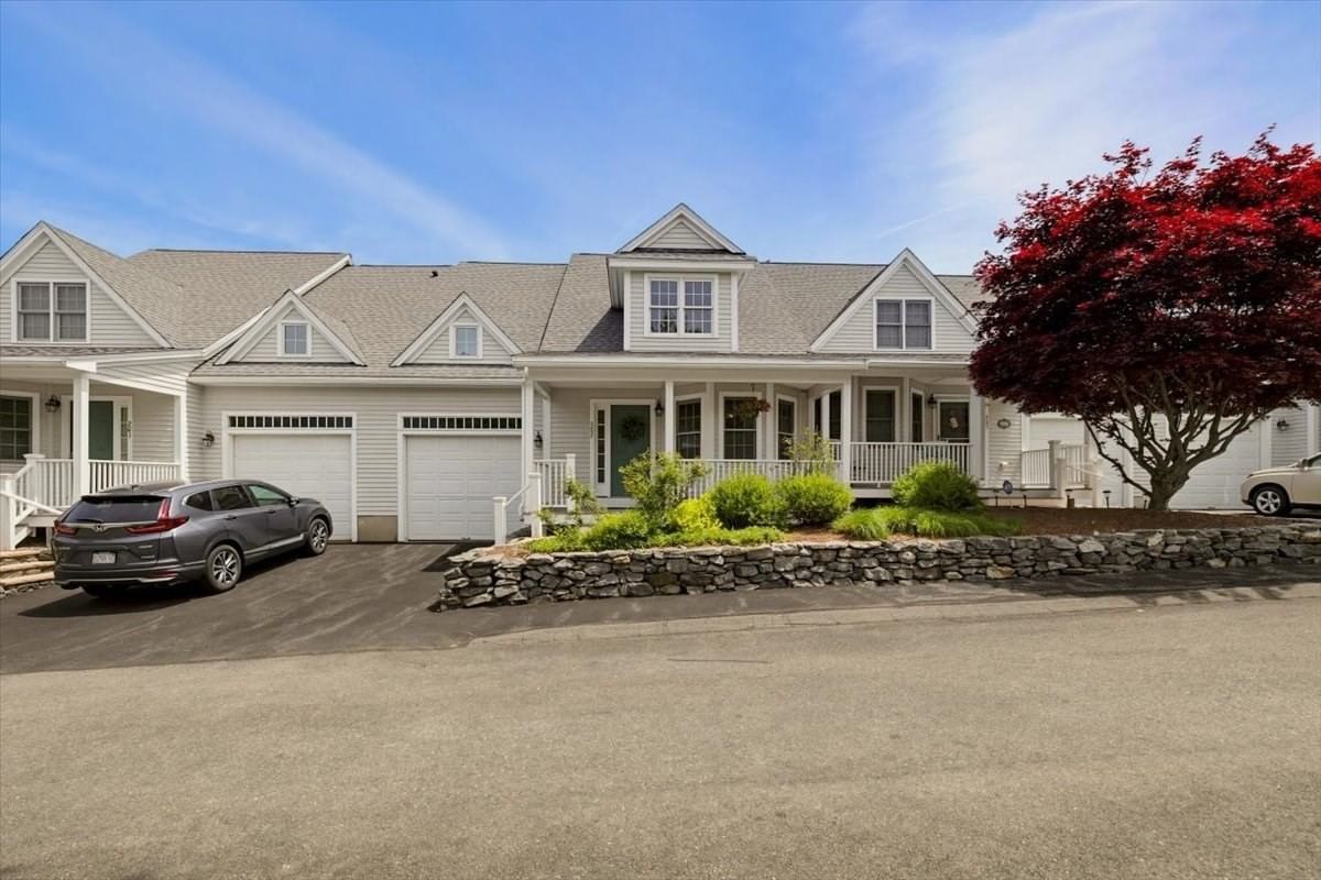 Property at 10 Charnstaff Lane #202, Billerica, MA 01821