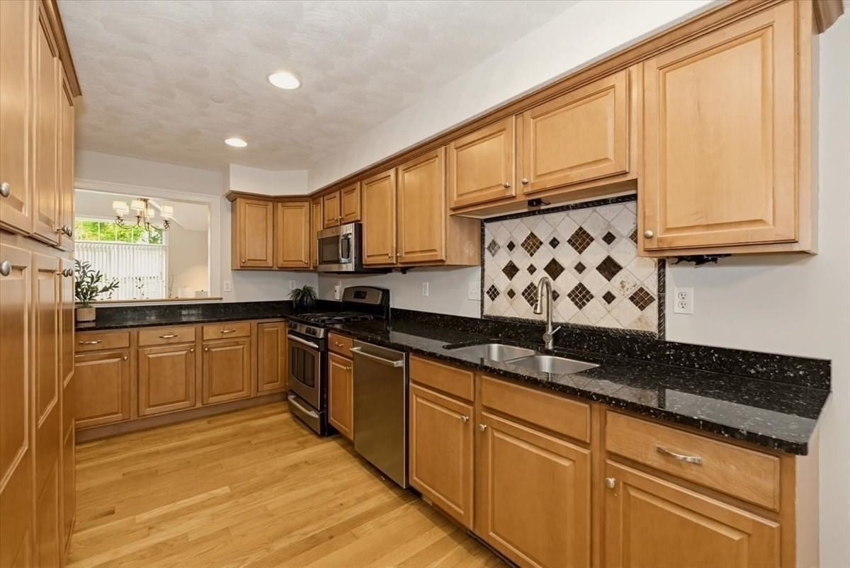 10 Charnstaff Lane #202 Billerica — Photo 9 of 42