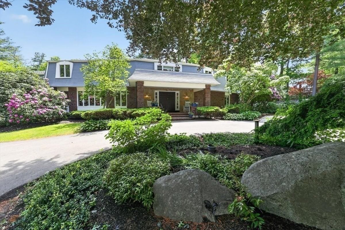 1 Grist Mill Lane Hingham — Photo 2 of 38