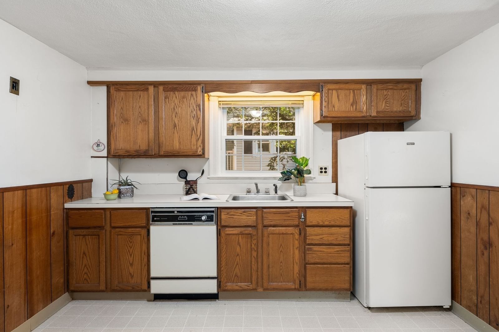 51 Iroquois Road Arlington — Photo 14 of 34