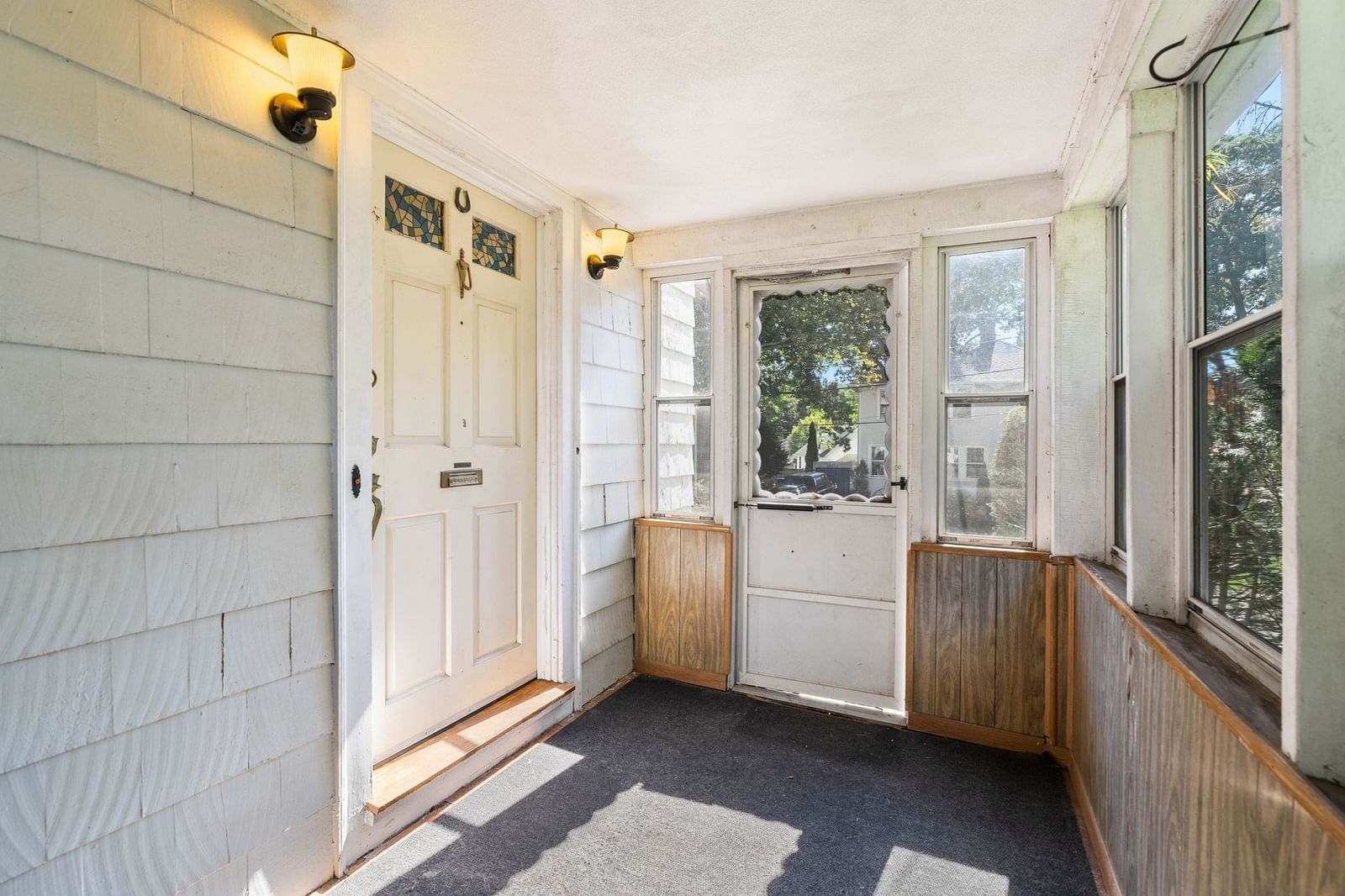 51 Iroquois Road Arlington — Photo 3 of 34