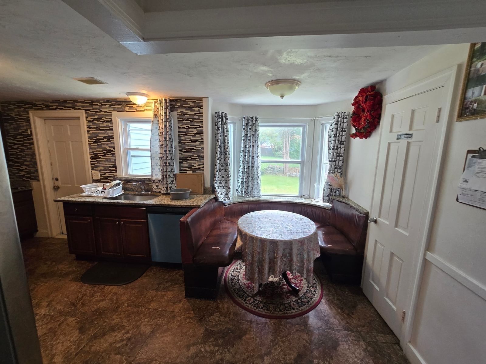 203 Burncoat St Worcester — Photo 14 of 41