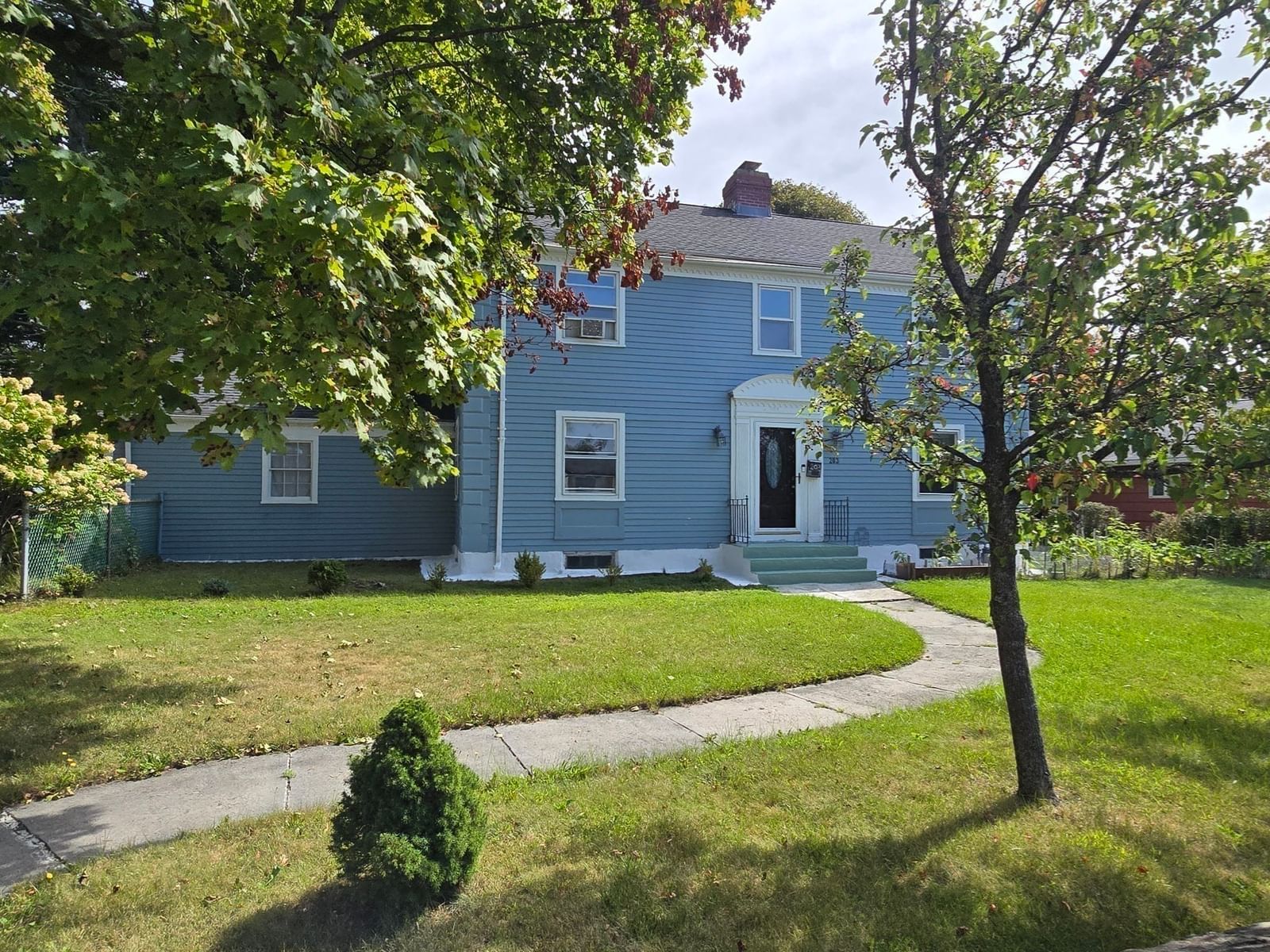 203 Burncoat St Worcester — Photo 2 of 41