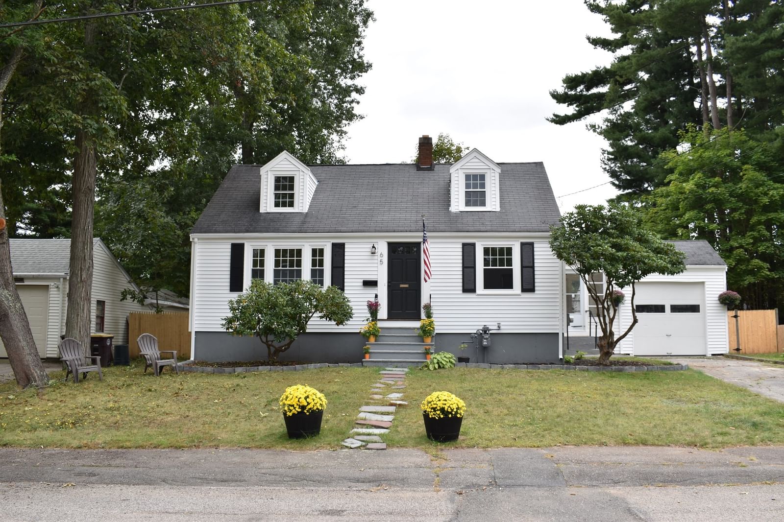 65 Thomas Rd Weymouth — Photo 2 of 29
