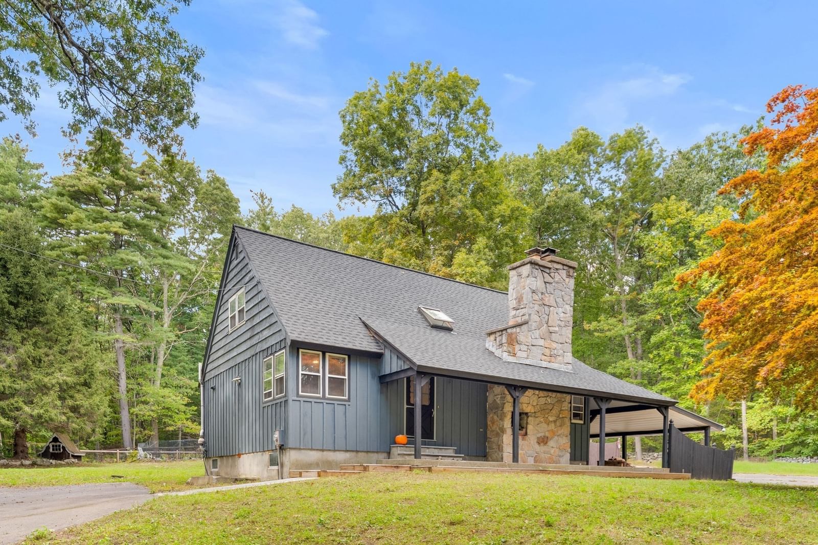 143 Hudson Rd Stow — Photo 4 of 38