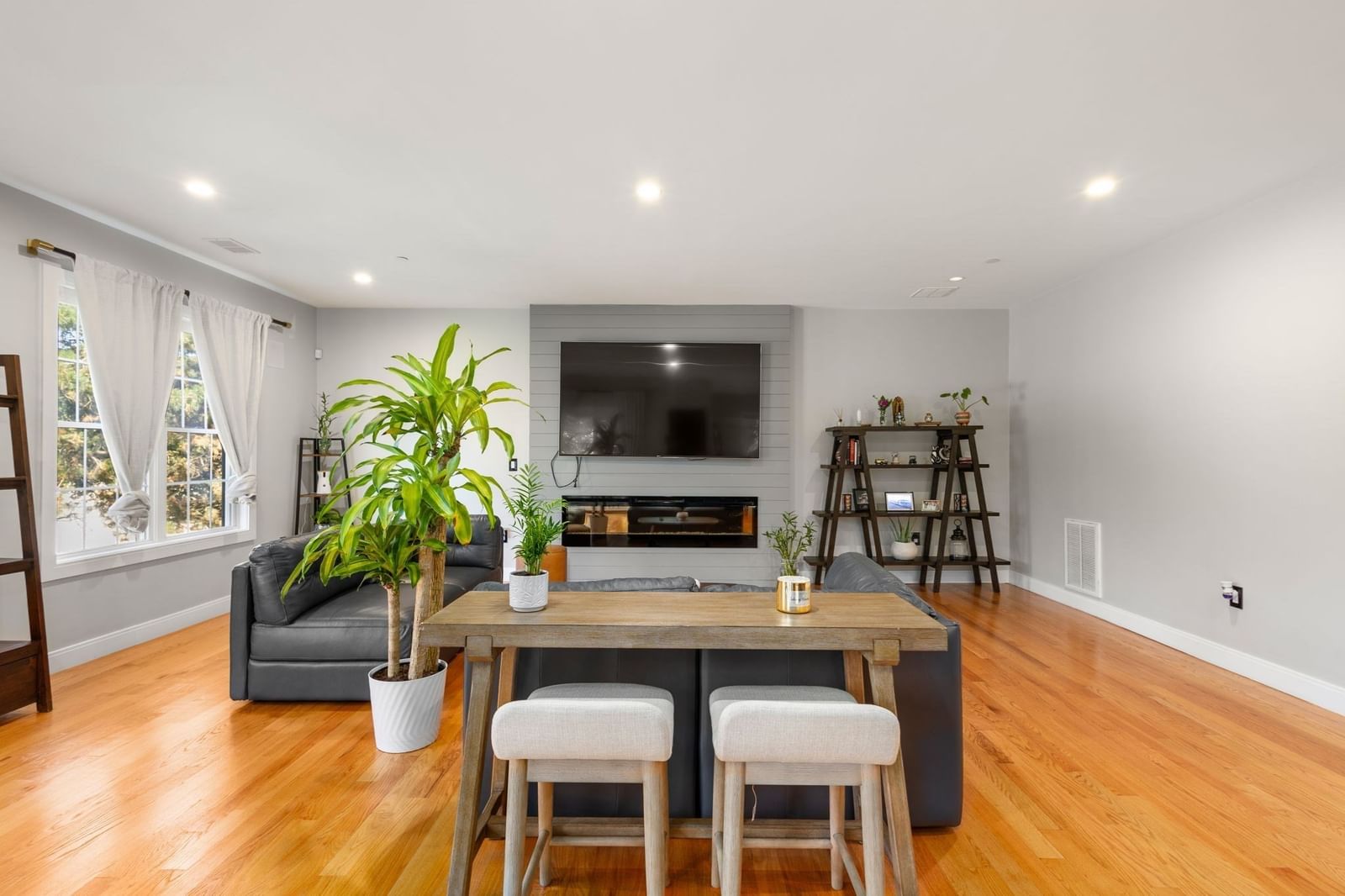 178 Robertson St #2 Quincy — Photo 2 of 21