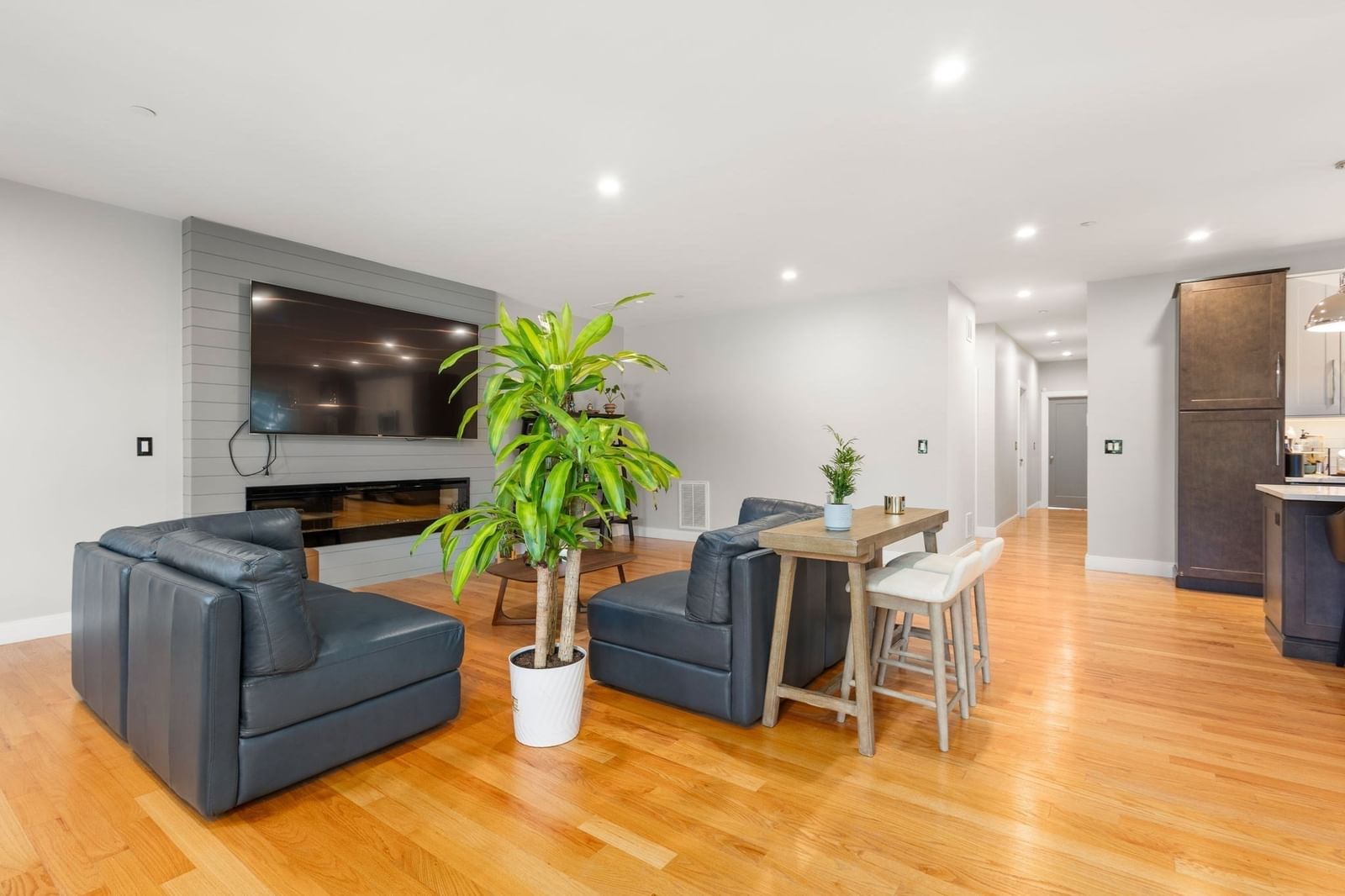 178 Robertson St #2 Quincy — Photo 5 of 21