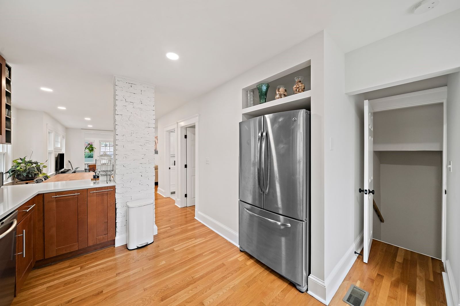 224 Summer St #1 Somerville — Photo 8 of 30