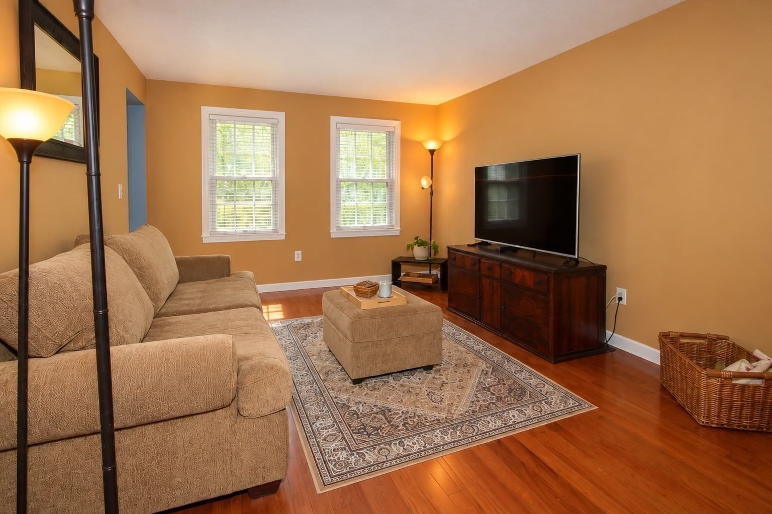 32 Sibley Rd Sutton — Photo 3 of 20