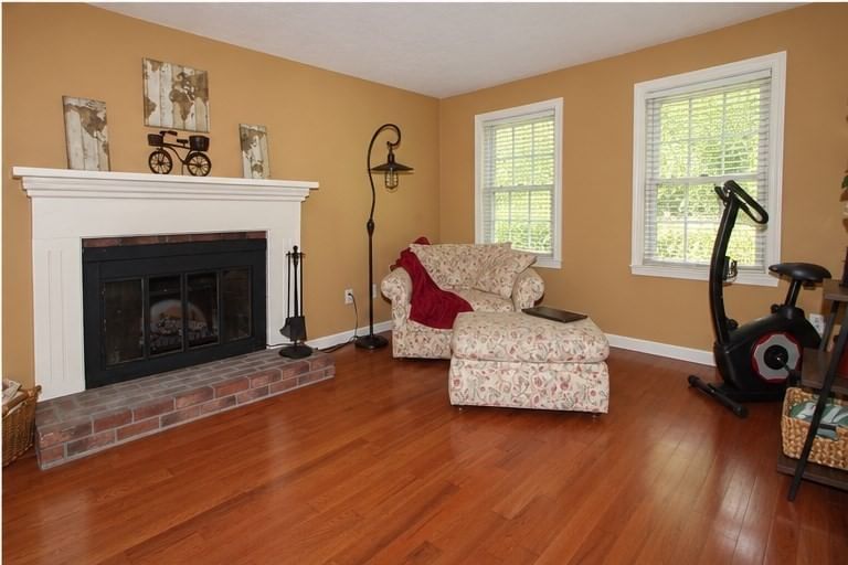32 Sibley Rd Sutton — Photo 4 of 20