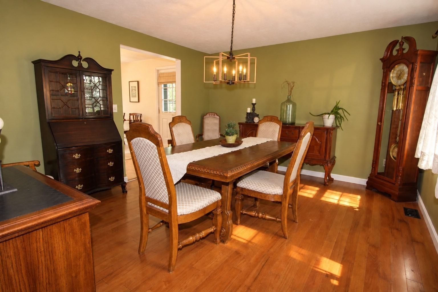 32 Sibley Rd Sutton — Photo 5 of 20