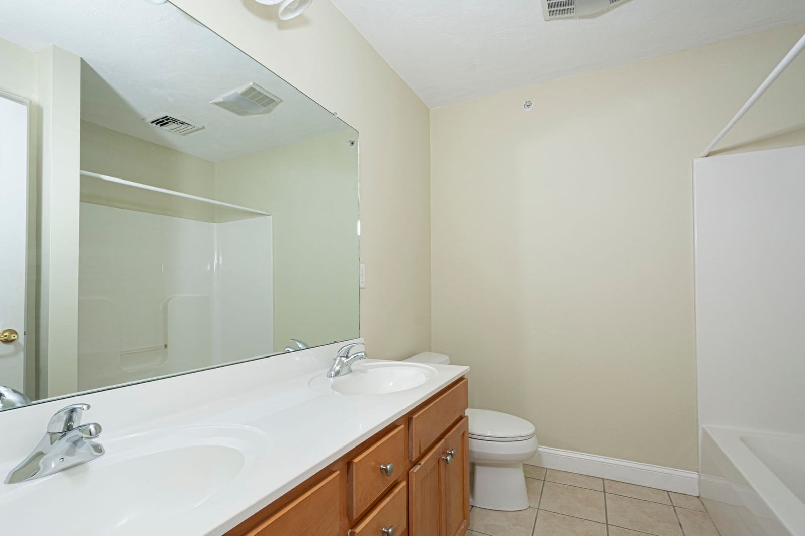308 Sprucewood Ln #308 Clinton — Photo 17 of 24