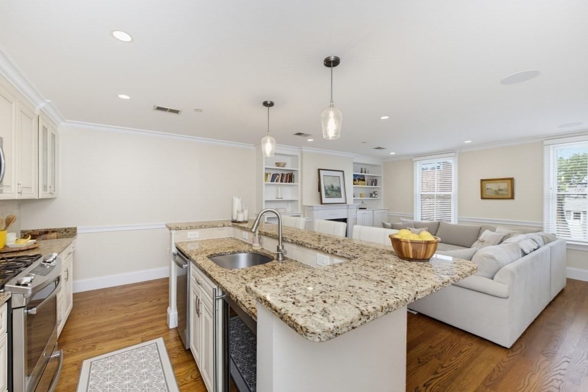 21 Salem St #2 Boston — Photo 11 of 30