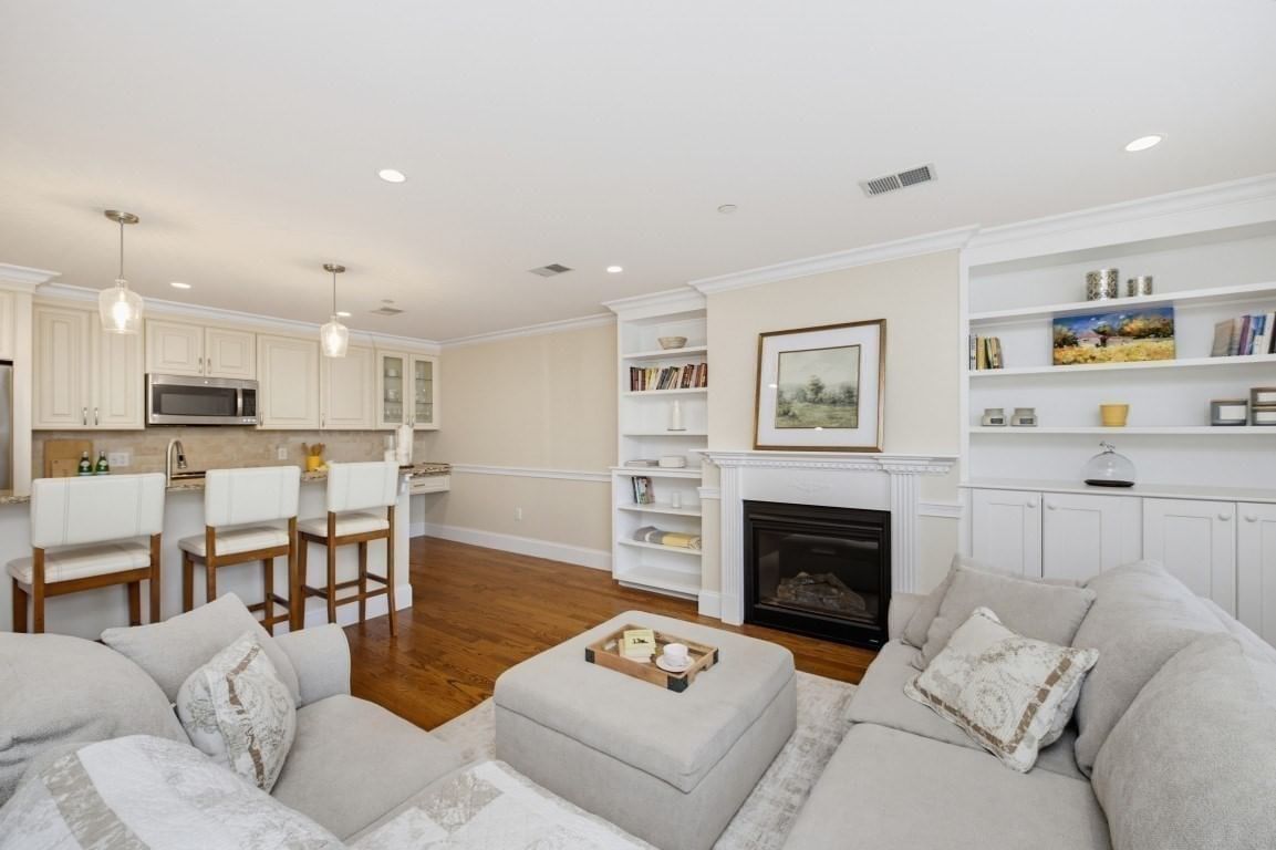 21 Salem St #2 Boston — Photo 9 of 30