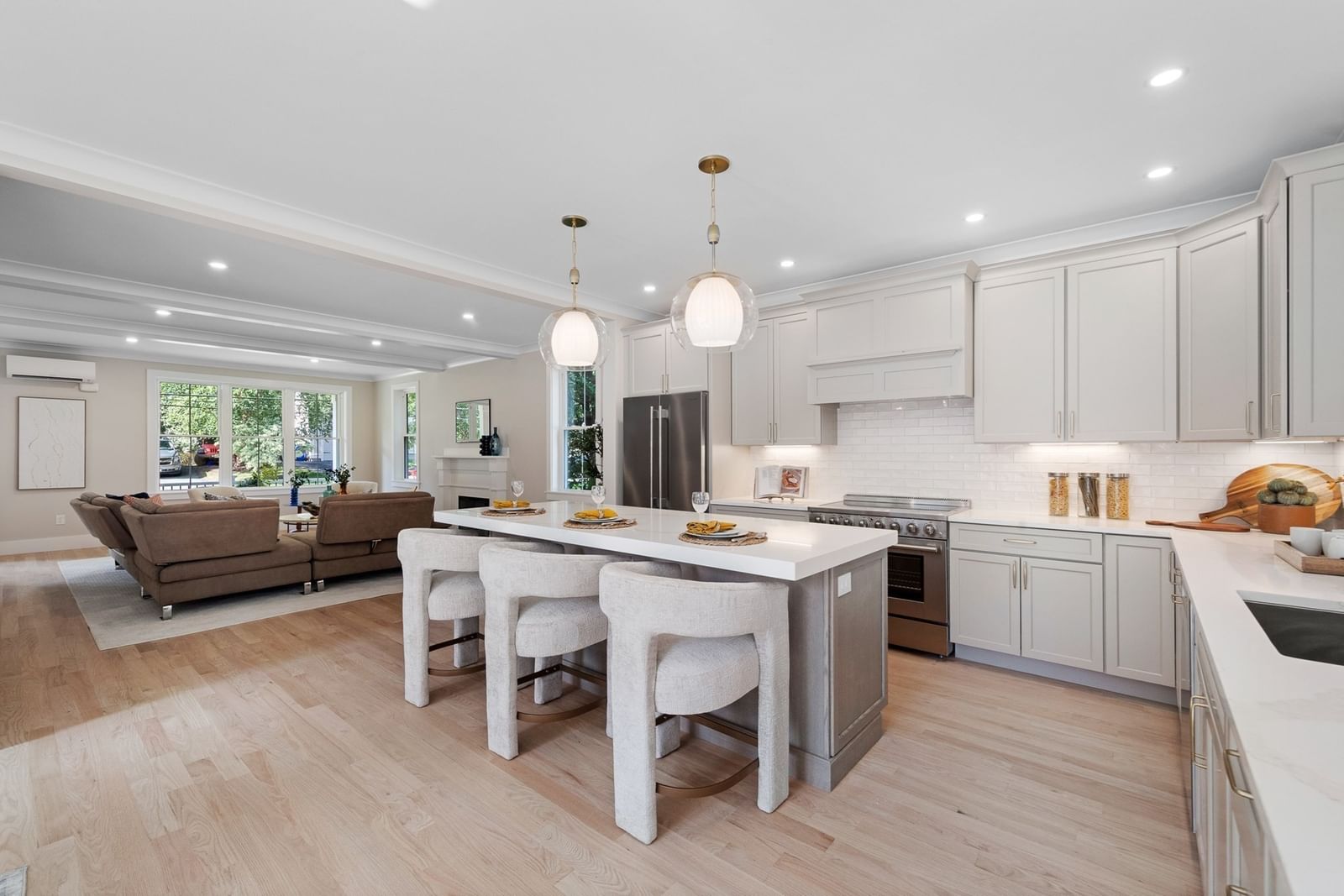 53 Hodge Rd Arlington — Photo 10 of 42