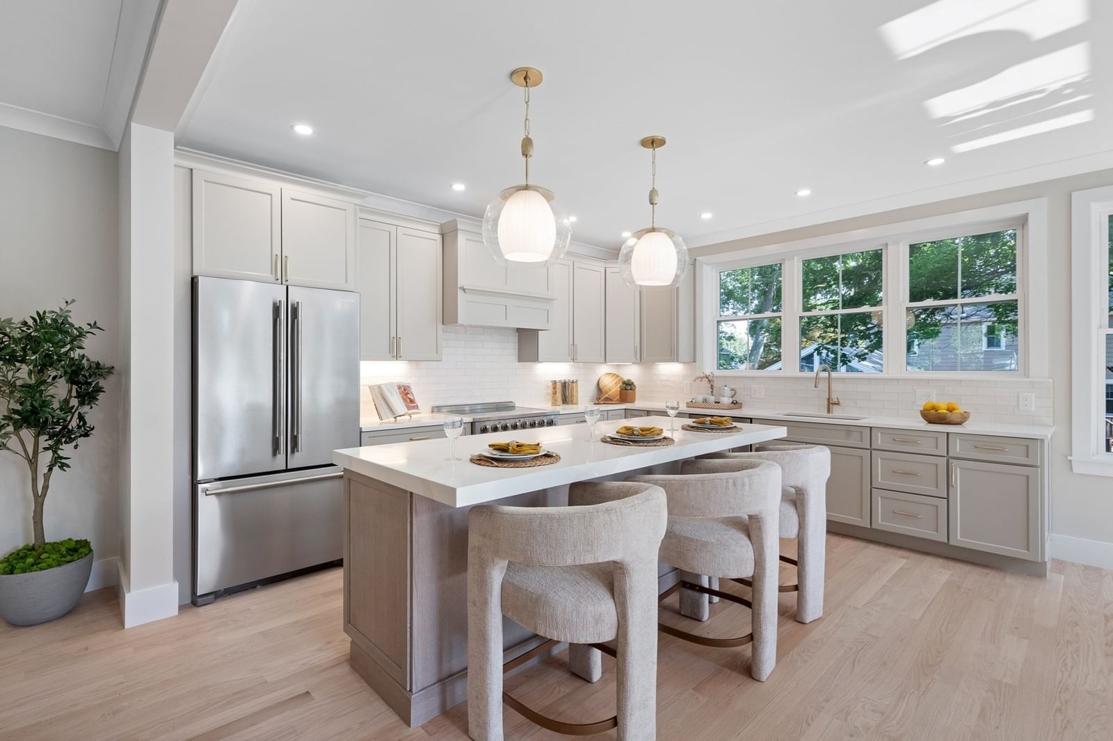 53 Hodge Rd Arlington — Photo 8 of 42