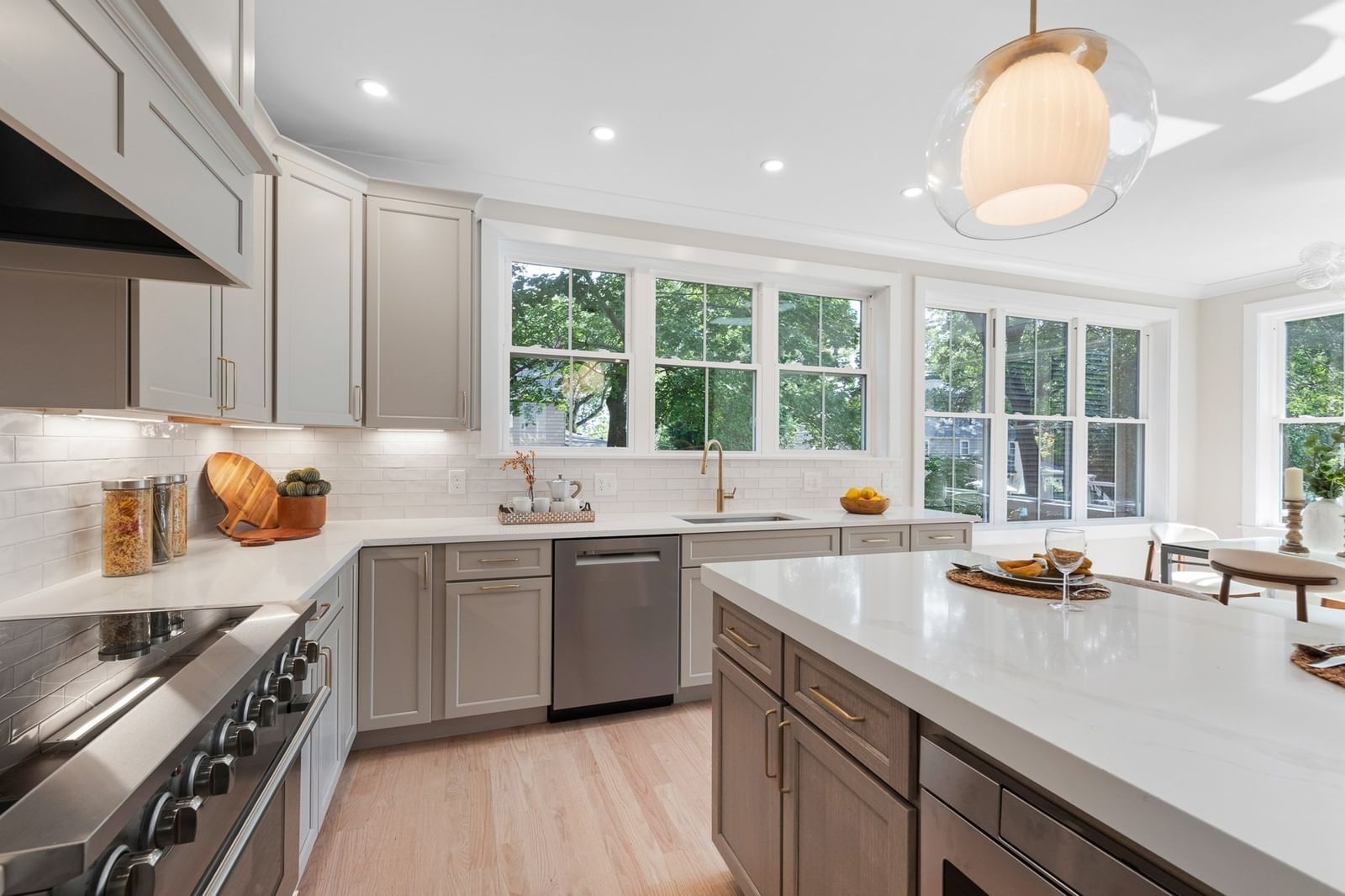 53 Hodge Rd Arlington — Photo 9 of 42