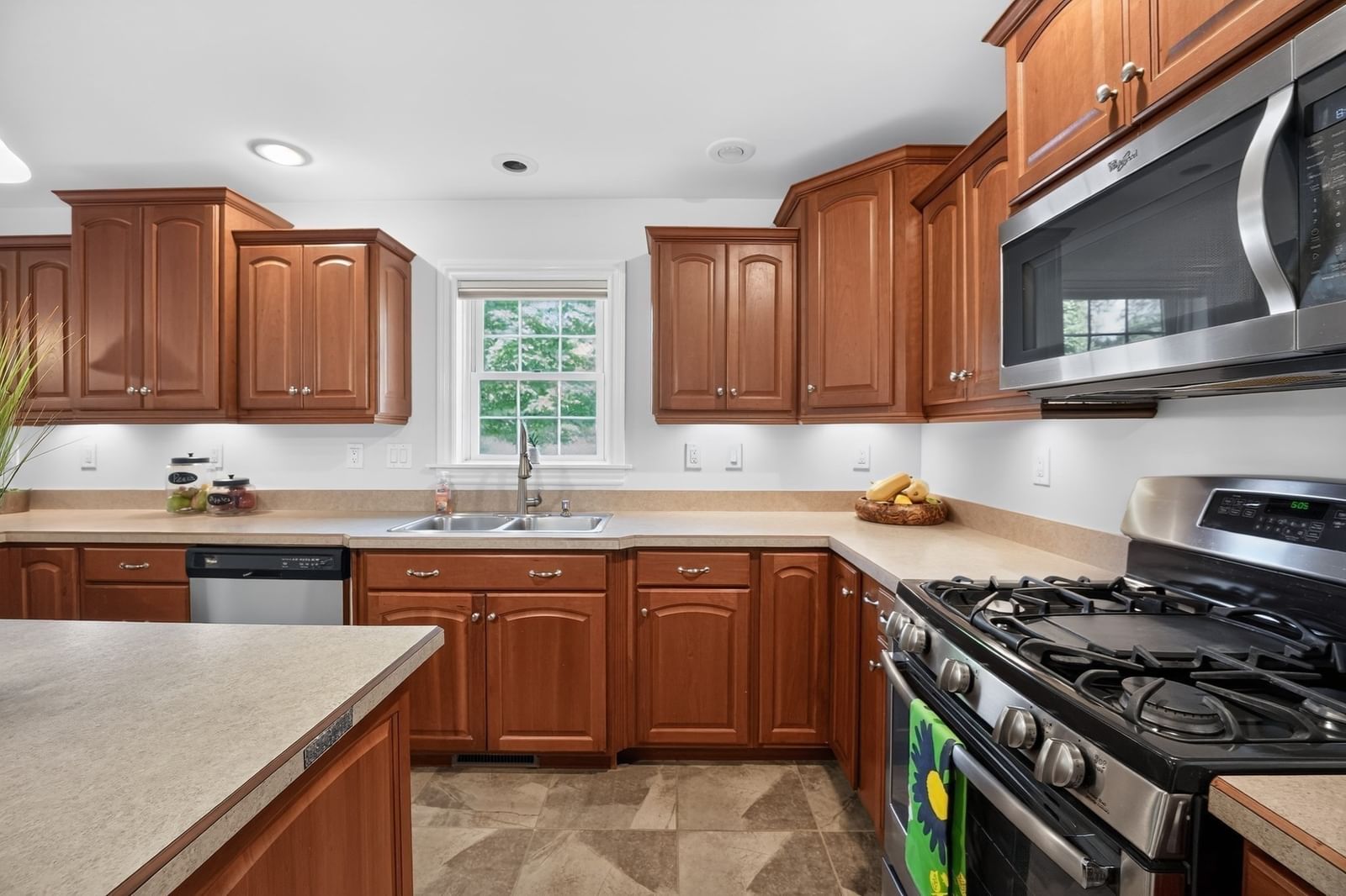 2 Leslie Court Rockland — Photo 25 of 32