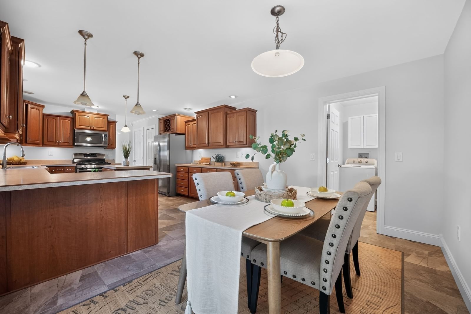 2 Leslie Court Rockland — Photo 5 of 32