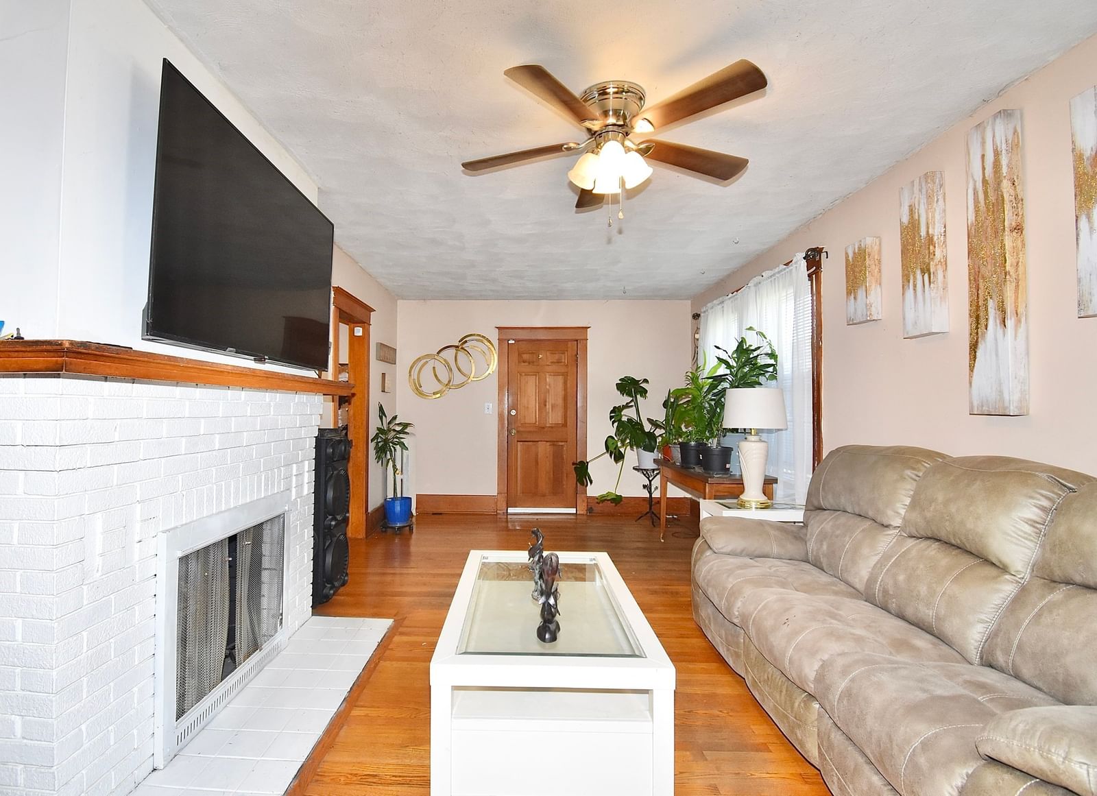 1245 Bay St Springfield — Photo 5 of 38