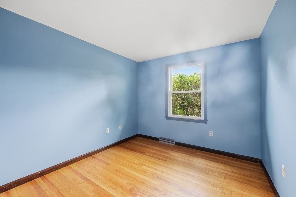 617 River Rd Agawam — Photo 13 of 30