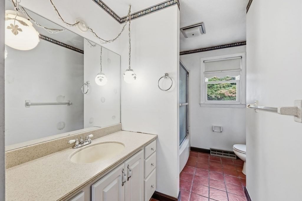 617 River Rd Agawam — Photo 15 of 30