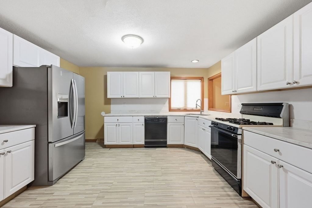 617 River Rd Agawam — Photo 7 of 30