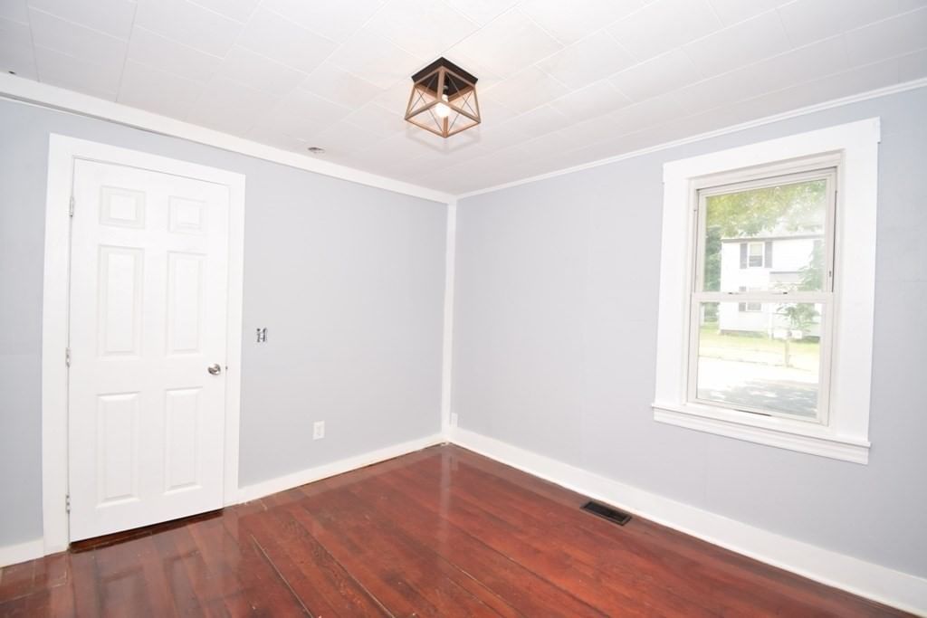 433 Putnam Hill Rd Sutton — Photo 15 of 34
