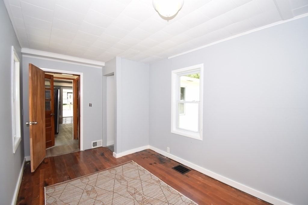 433 Putnam Hill Rd Sutton — Photo 8 of 34