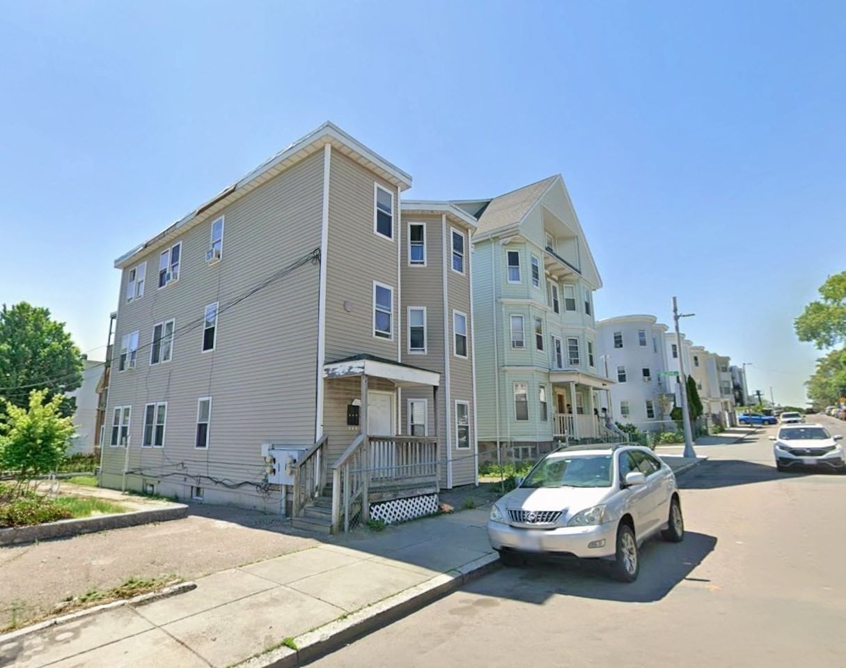 73 Hamilton St Boston — Photo 3 of 11