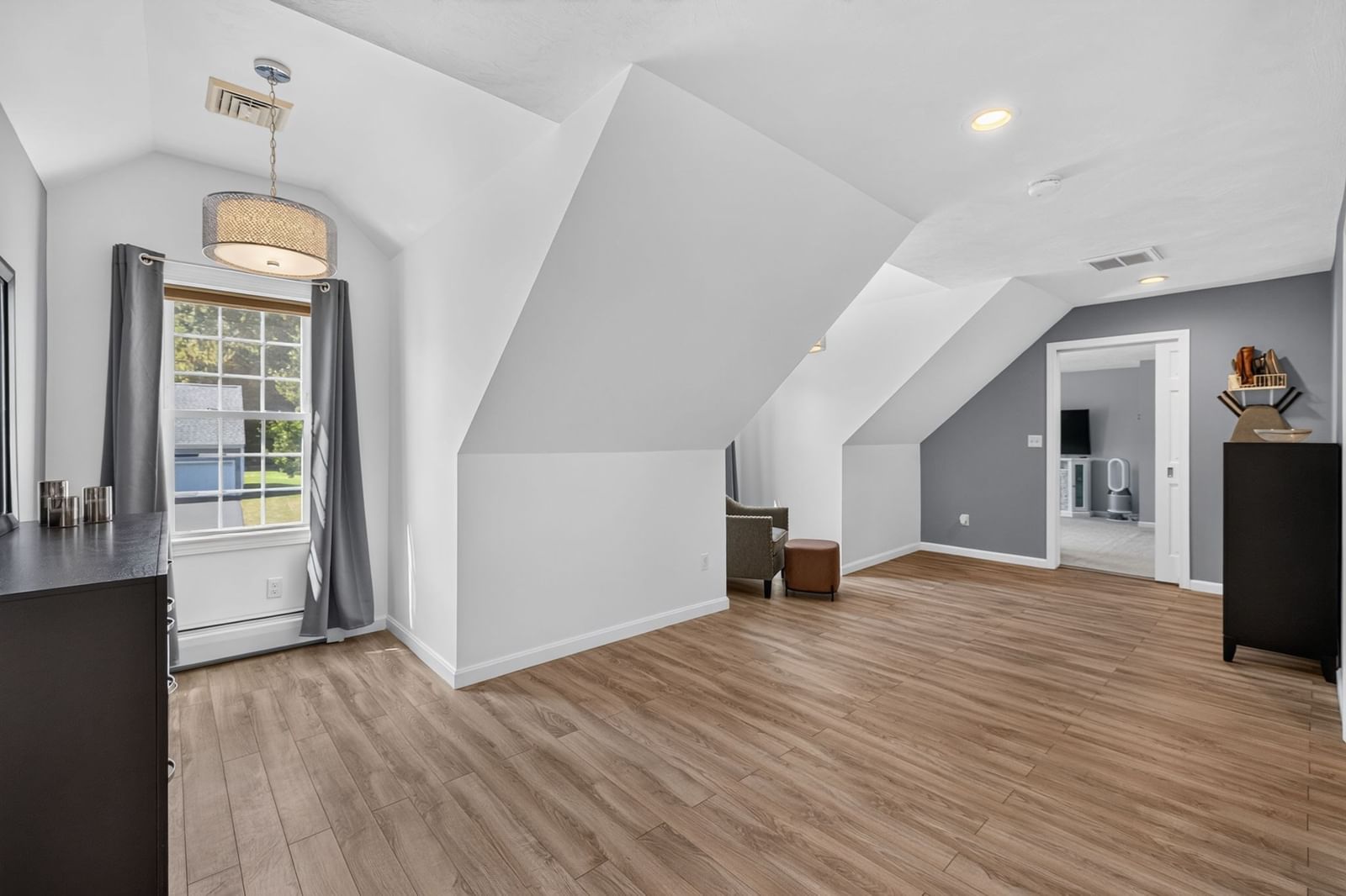 68 Metacomet Ave Taunton — Photo 13 of 39