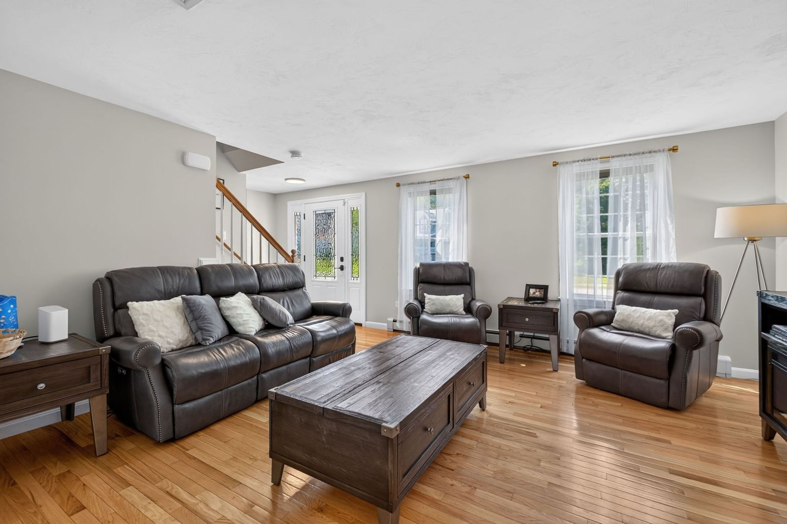 68 Metacomet Ave Taunton — Photo 2 of 39