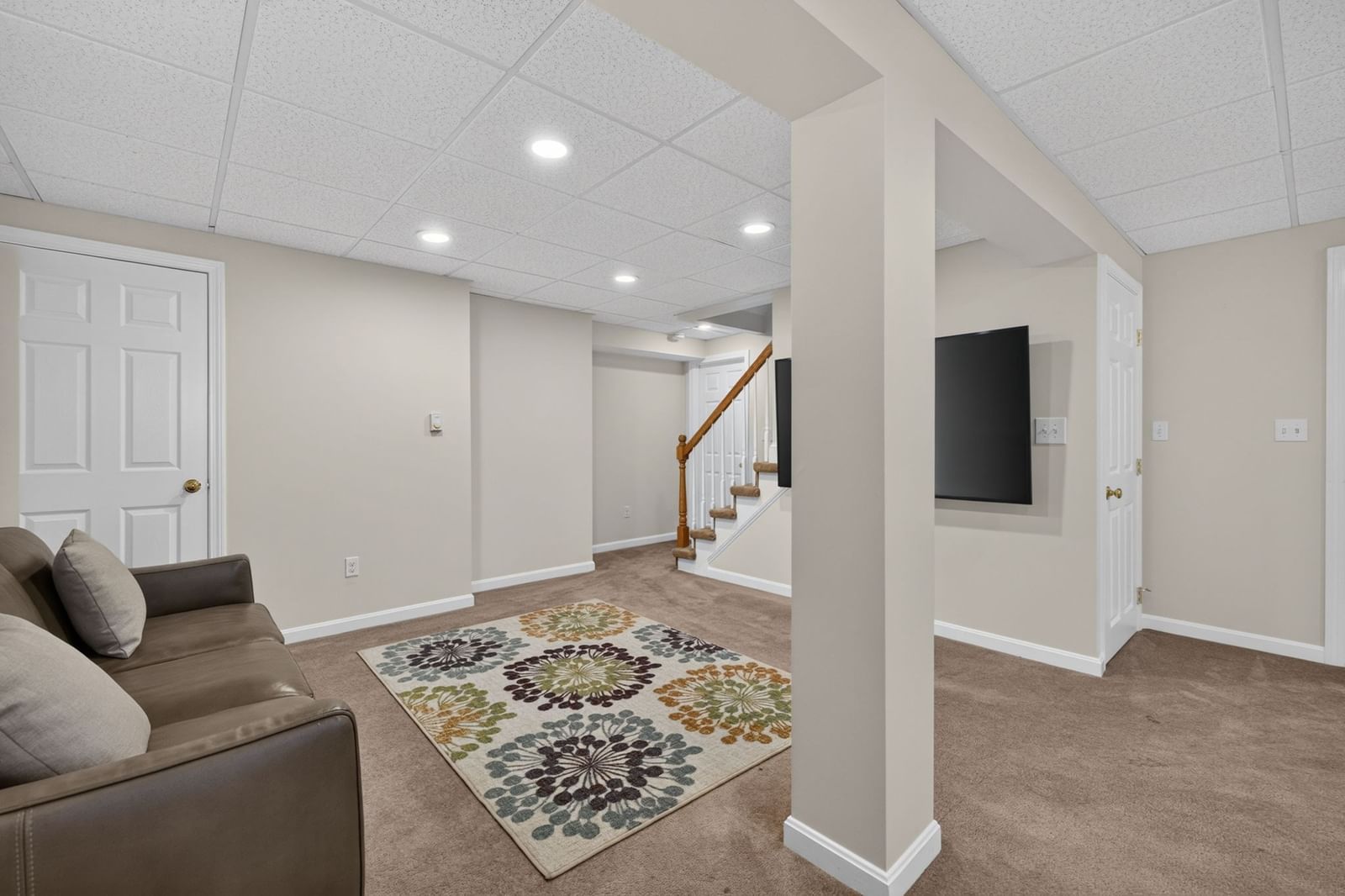 68 Metacomet Ave Taunton — Photo 29 of 39