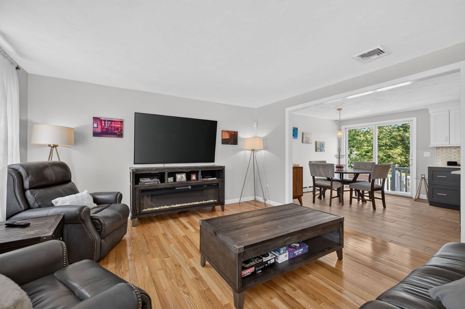 68 Metacomet Ave Taunton — Photo 4 of 39