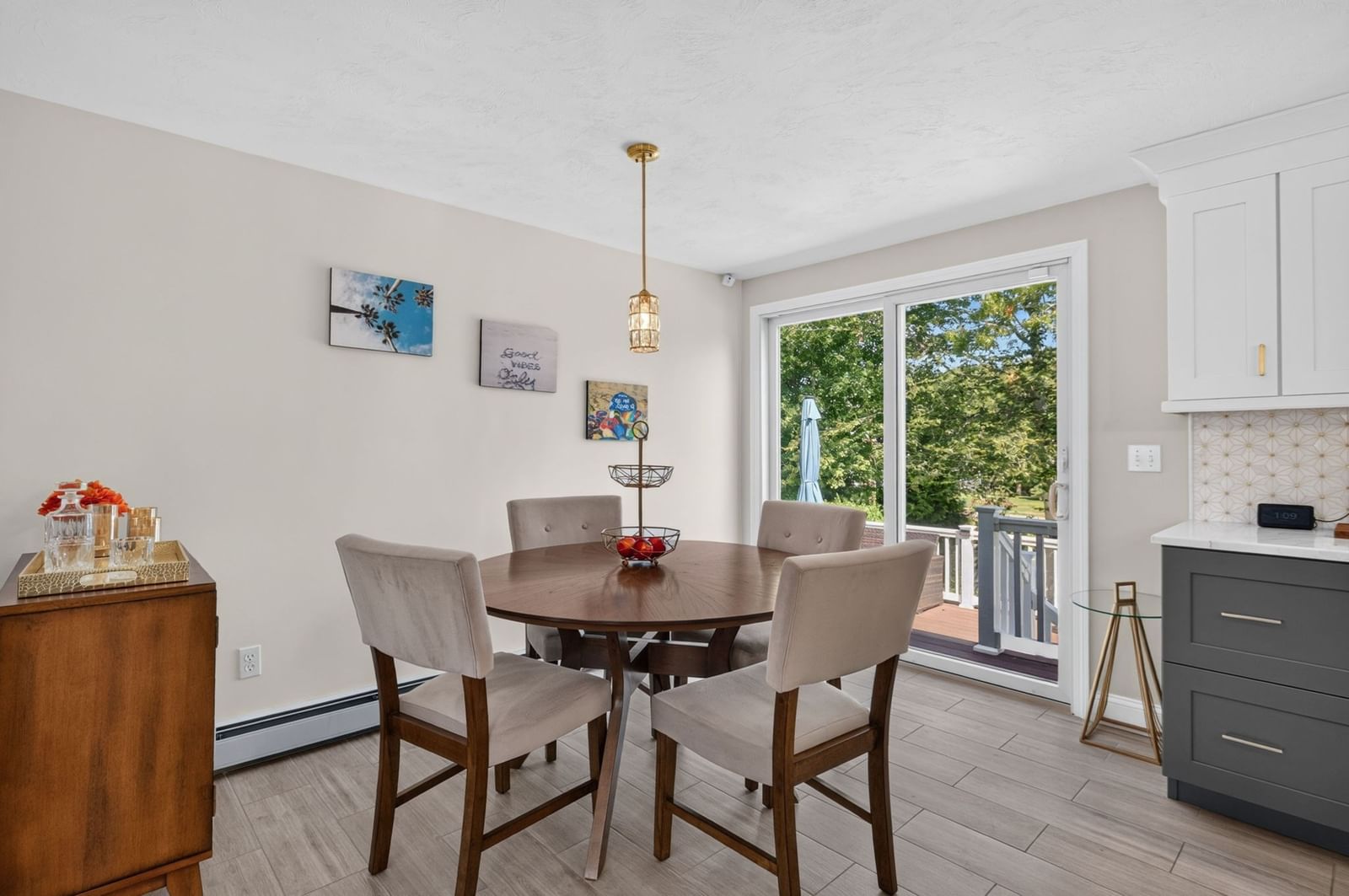 68 Metacomet Ave Taunton — Photo 8 of 39