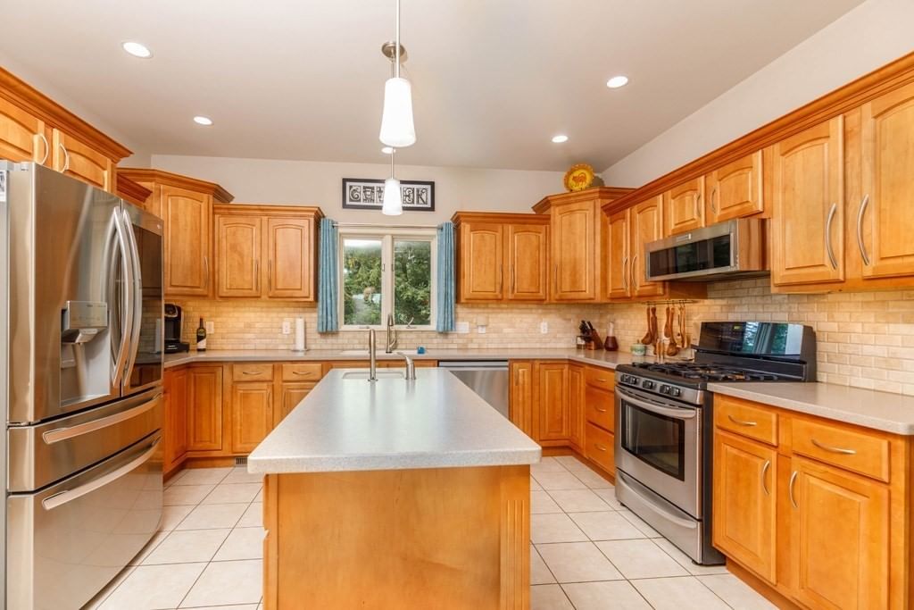 43 Wachusett Street Leominster — Photo 3 of 29