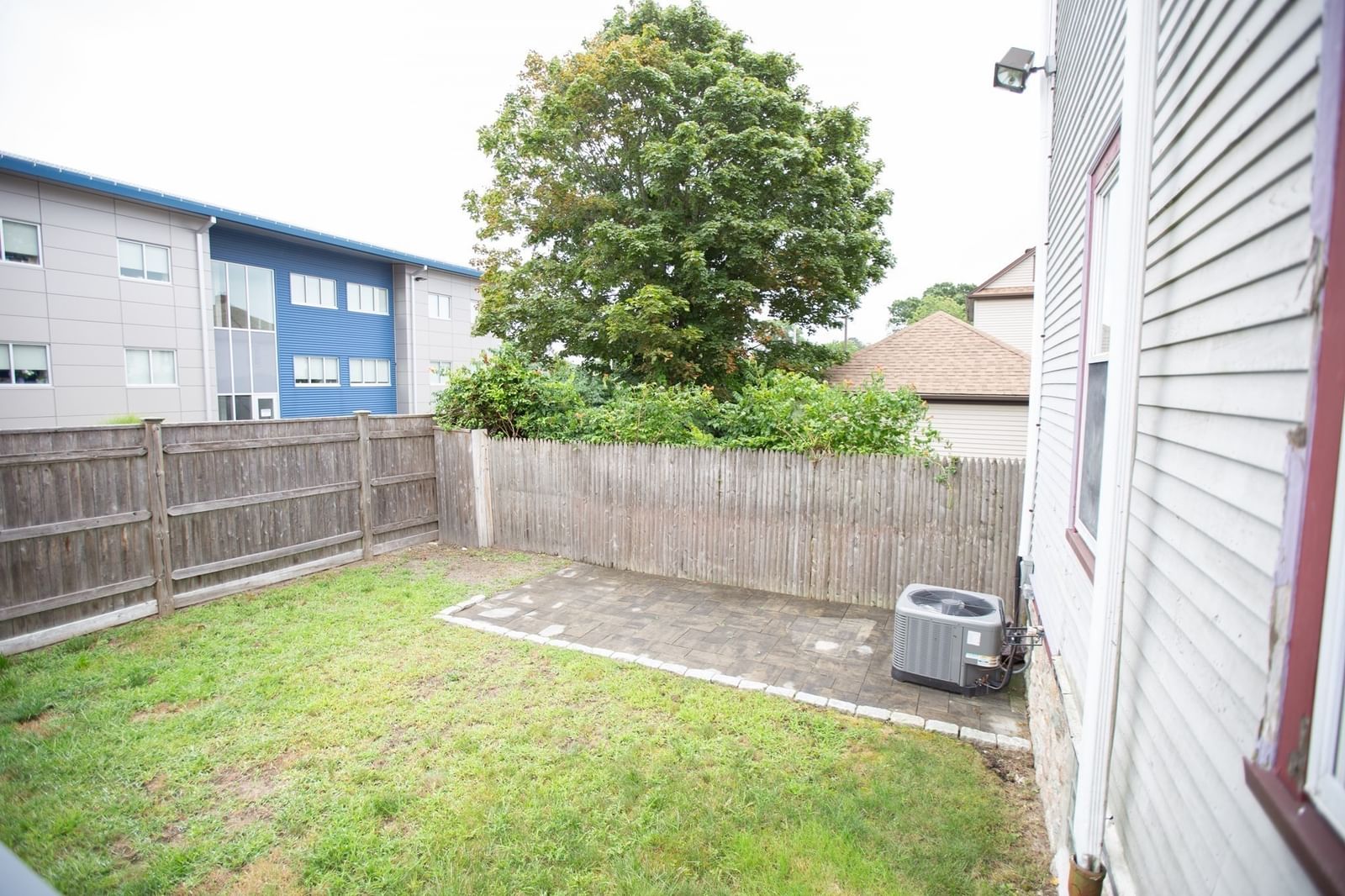 23 25 Brewster Street New Bedford — Photo 32 of 33