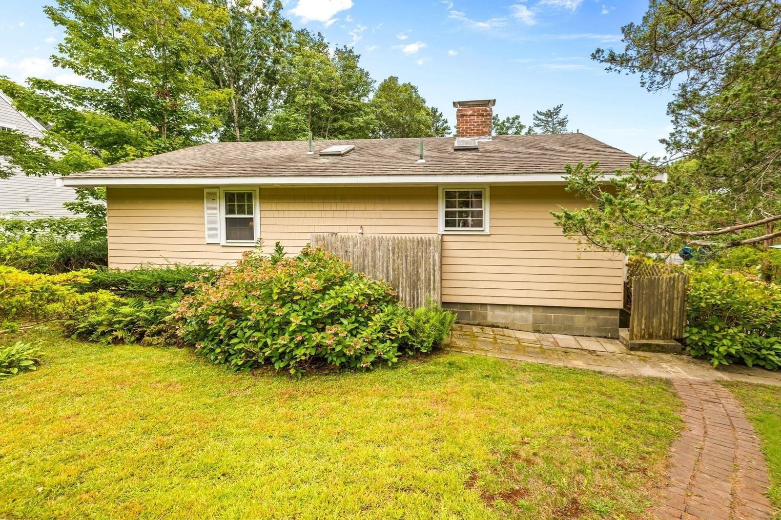 23 Santuit Rd Falmouth — Photo 11 of 42