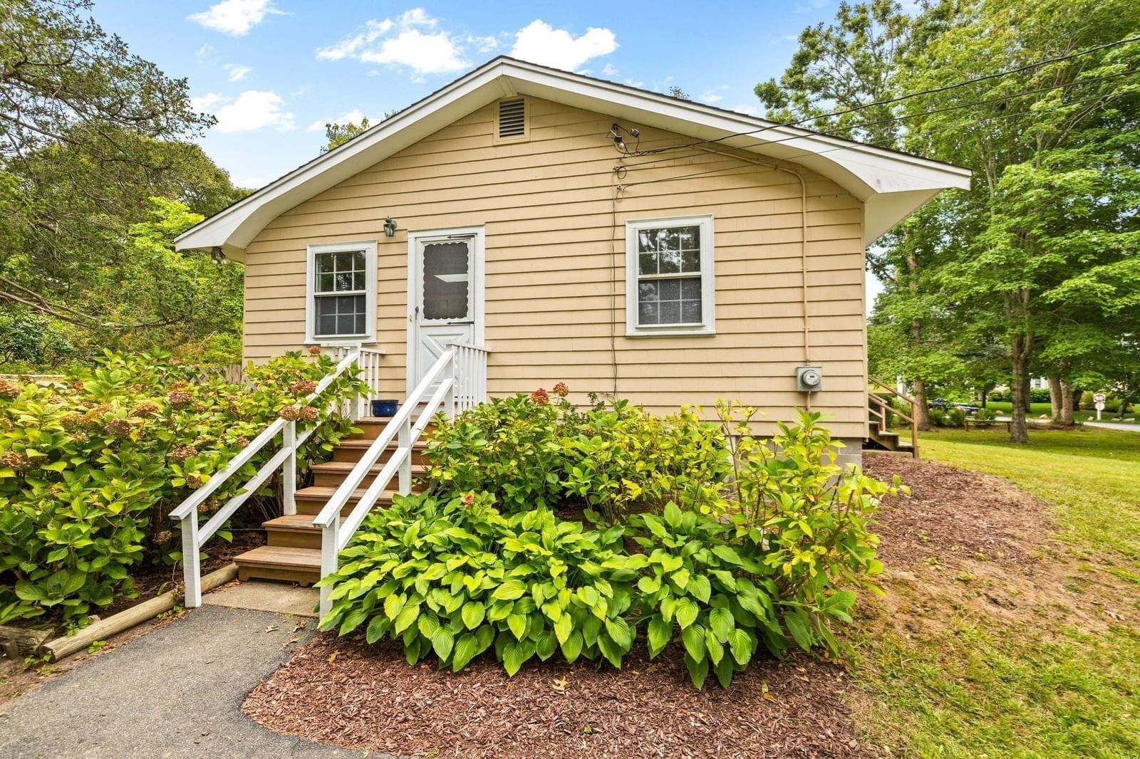 23 Santuit Rd Falmouth — Photo 12 of 42