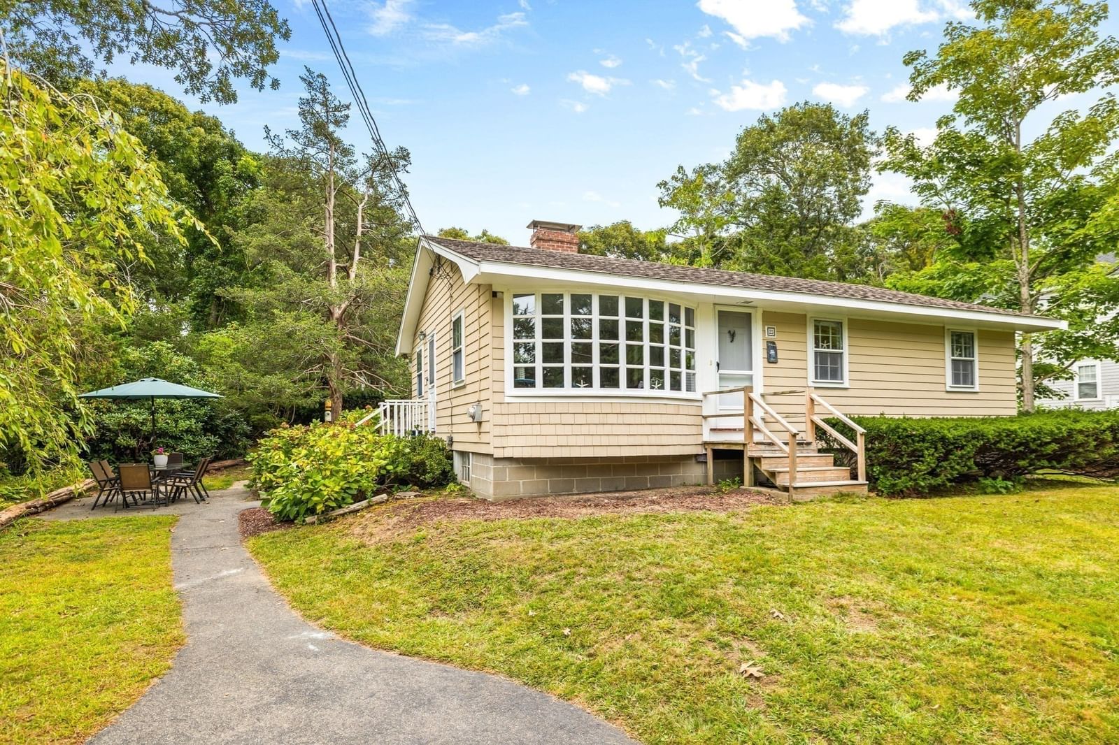 23 Santuit Rd Falmouth — Photo 5 of 42