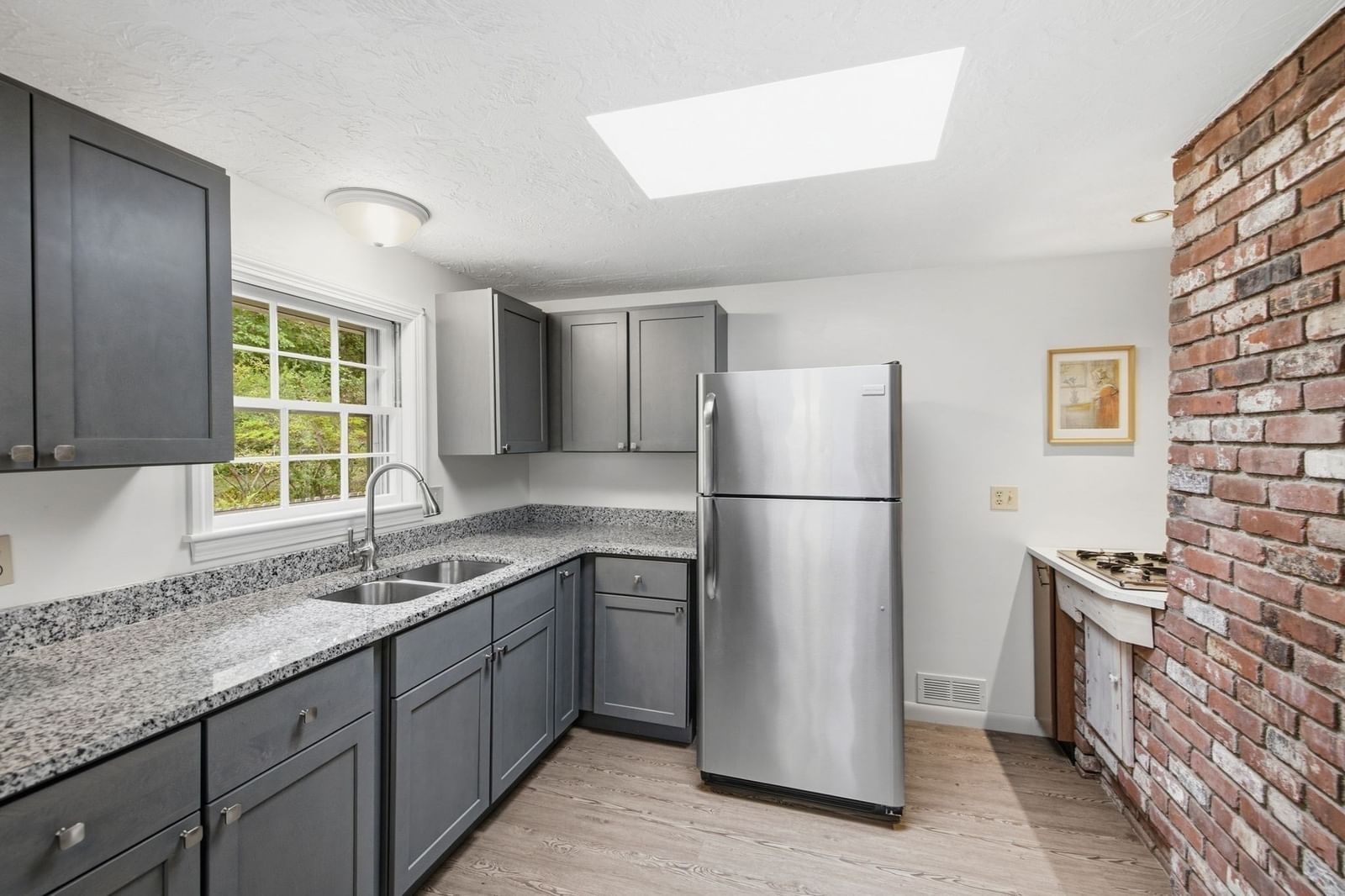23 Santuit Rd Falmouth — Photo 8 of 42