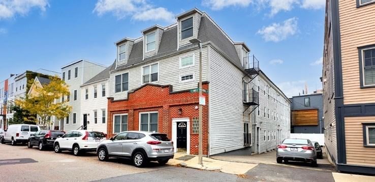 550 E 3rd Street Boston — Photo 3 of 18