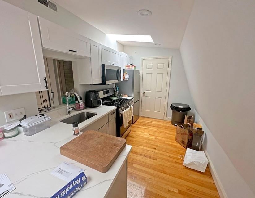 550 E 3rd Street Boston — Photo 9 of 18