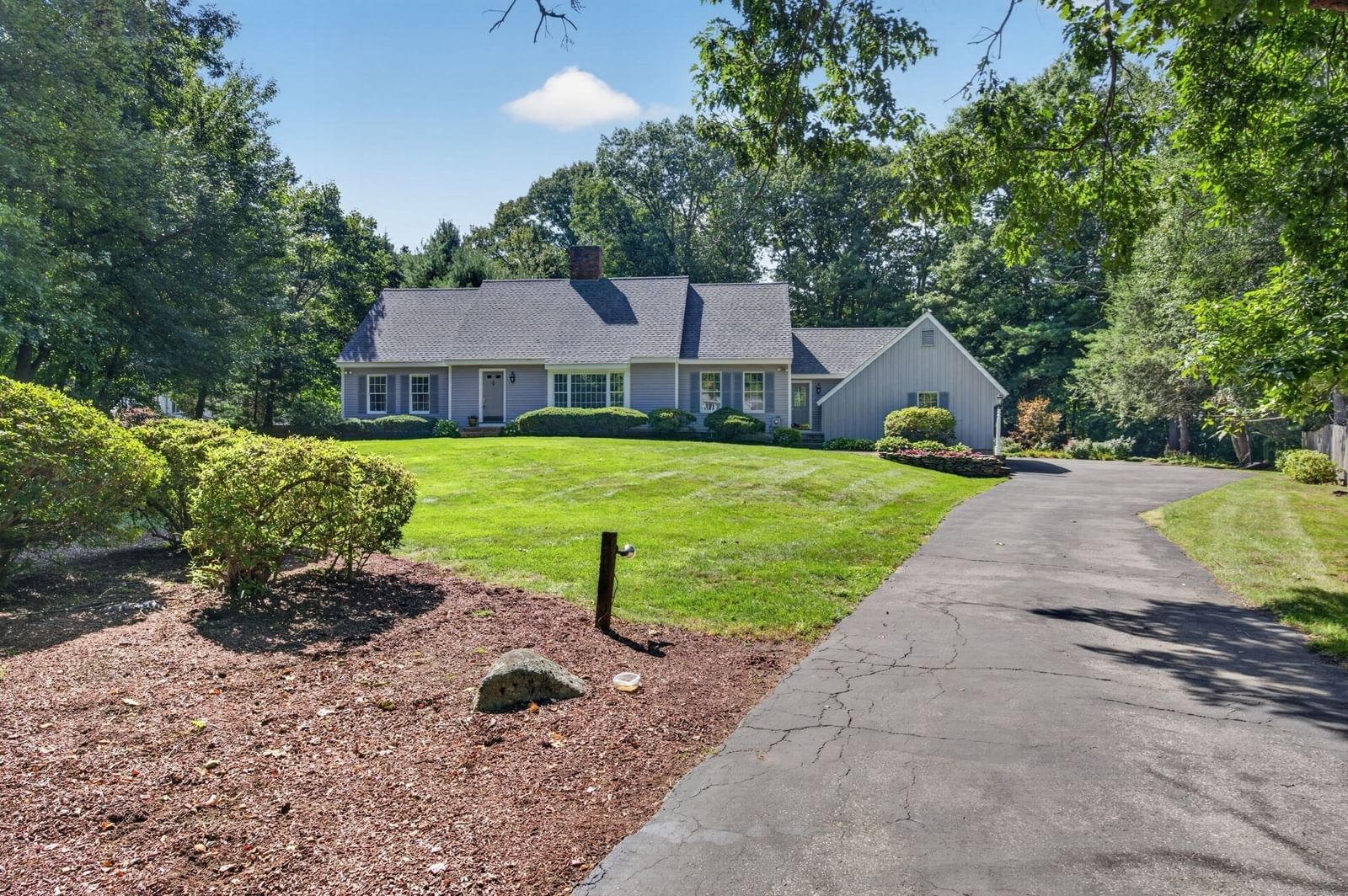 132 Brentwood Cir North Andover — Photo 2 of 42