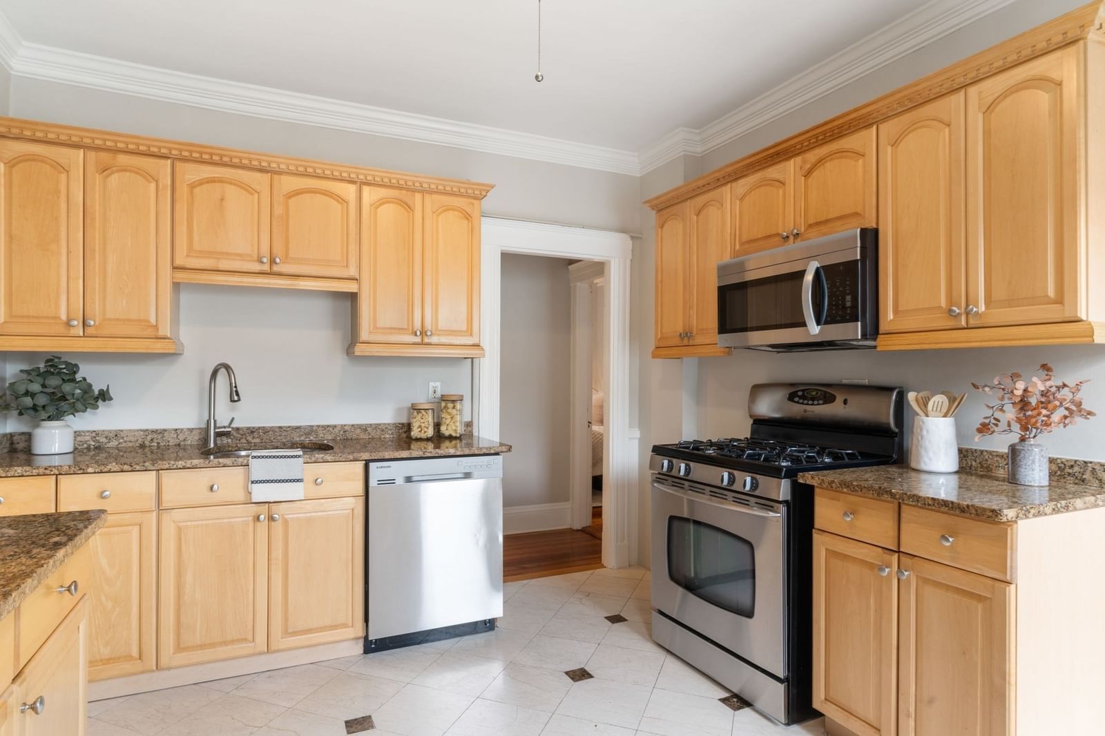 171 Savin Hill Ave #2 Boston — Photo 15 of 27