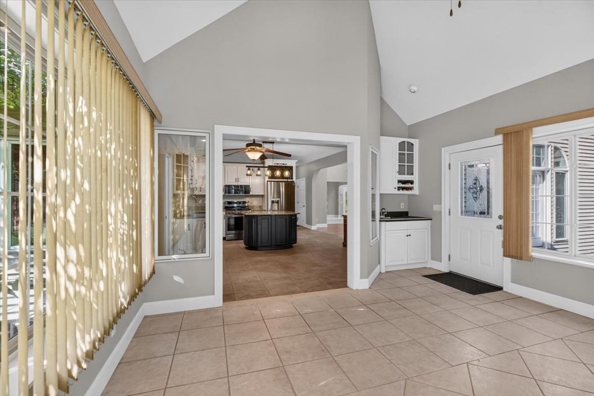 31 Hillcrest Cir Westfield — Photo 24 of 42