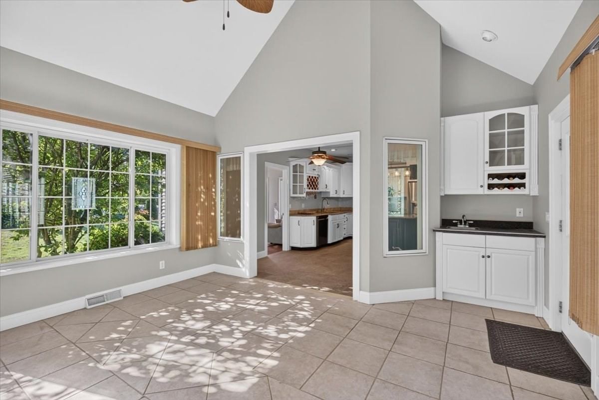 31 Hillcrest Cir Westfield — Photo 25 of 42