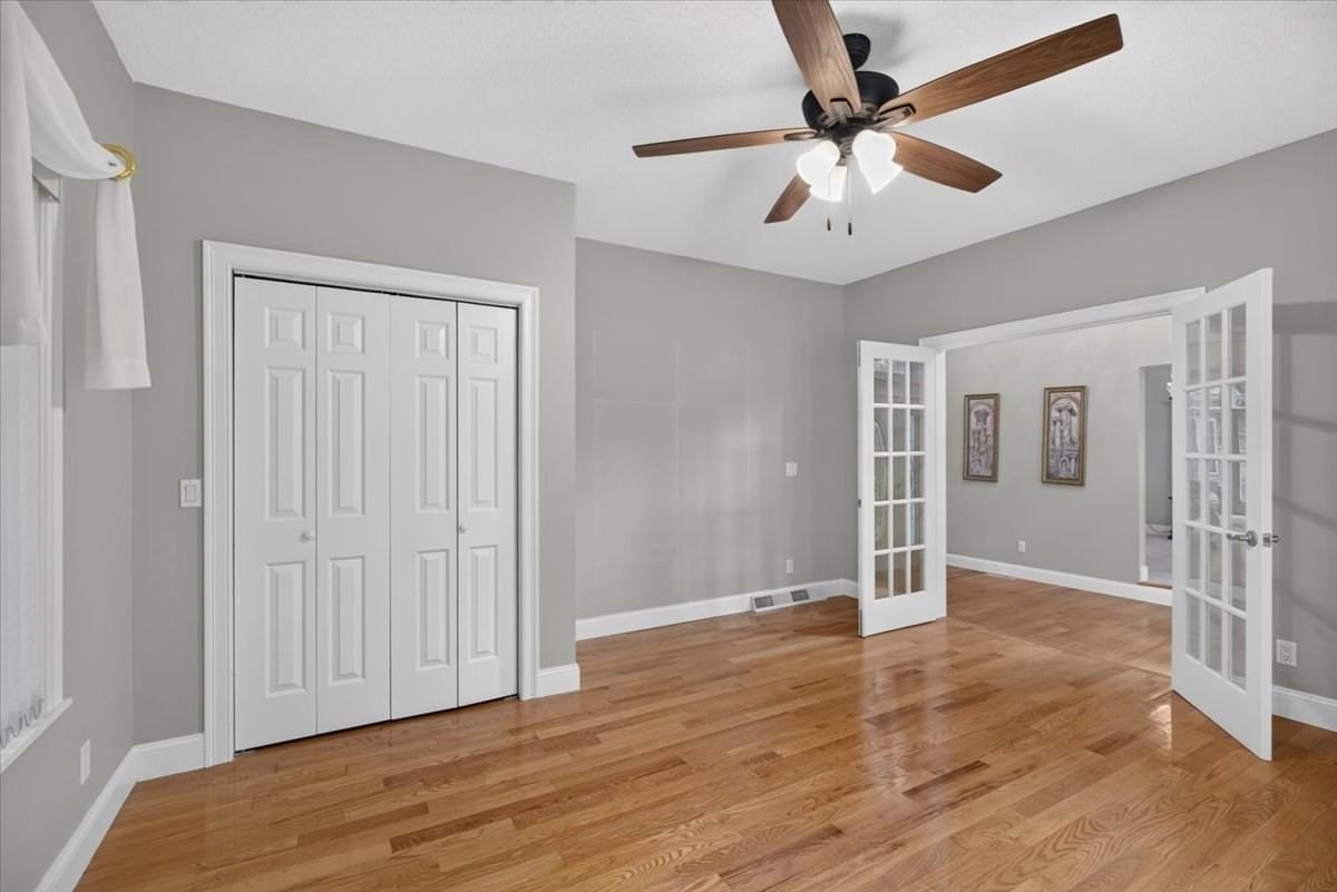31 Hillcrest Cir Westfield — Photo 7 of 42