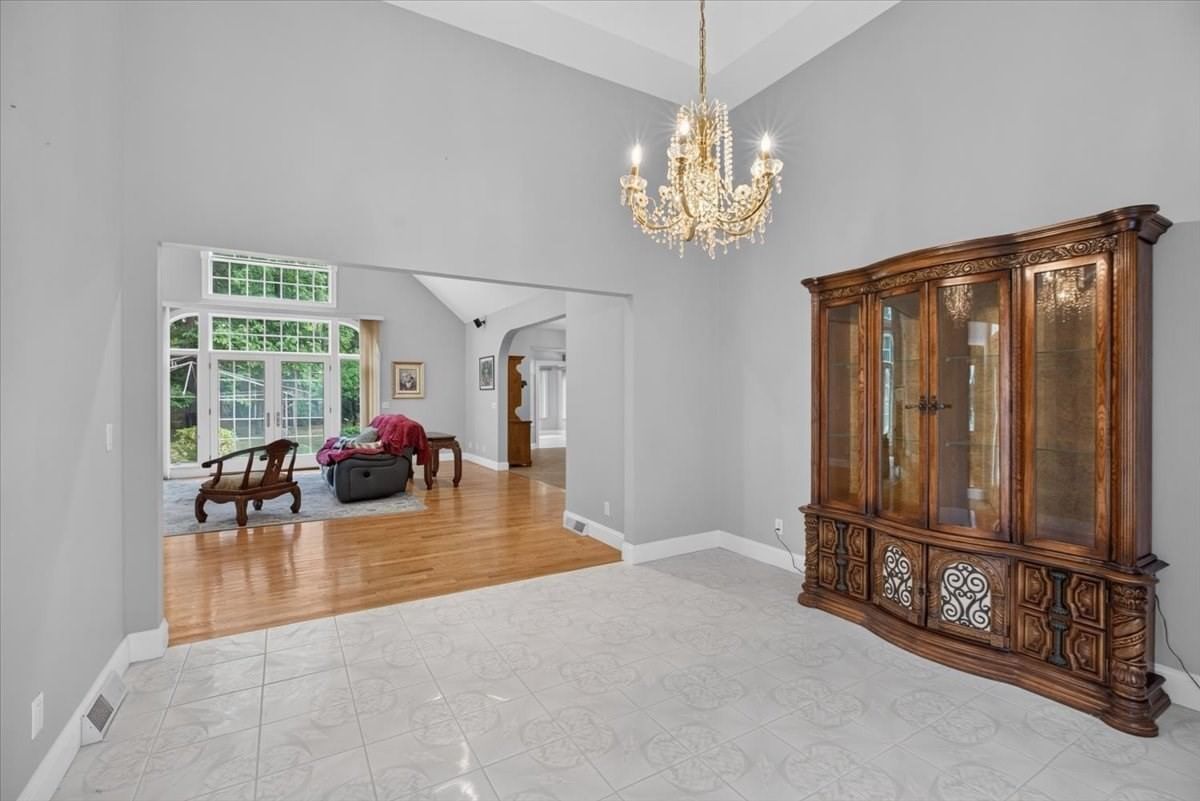 31 Hillcrest Cir Westfield — Photo 8 of 42