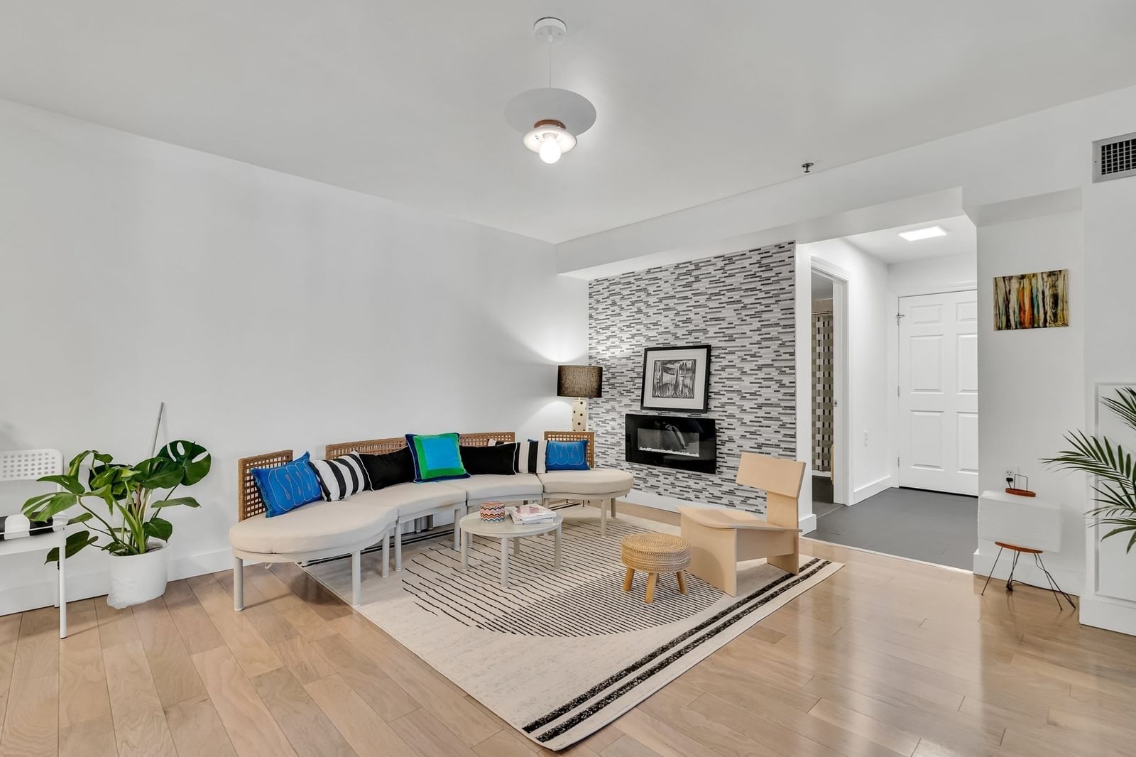 300 Allston St #103 Boston — Photo 2 of 20